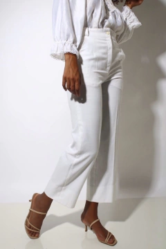 Calça branca poliéster com viscose cintura alta