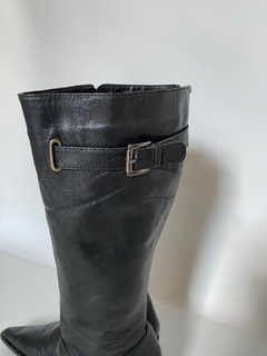 Bota couro cano longo preta 38