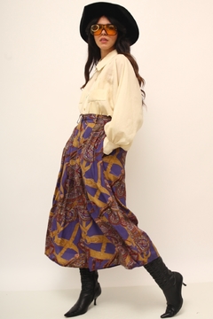 Imagem do Calça roxa pantacourt estampada