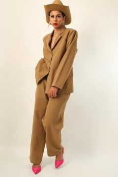 Conjunto bege blazer + calca cintura mega na internet