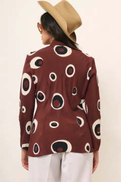 Camisa marrom estampa estilo onça