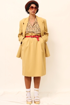 Conjunto de alafaiataria amarelo saia + blazer - Capichó Brechó