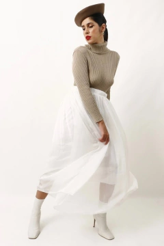 Imagem do Saia midi transparência branca cintura alta