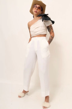 calça estilo linho cintura alta branca