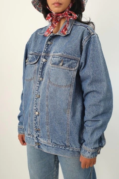 Jaqueta jeans azul classica vintage na internet