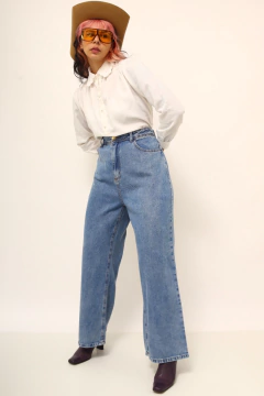Calça jeans flare azul classica na internet