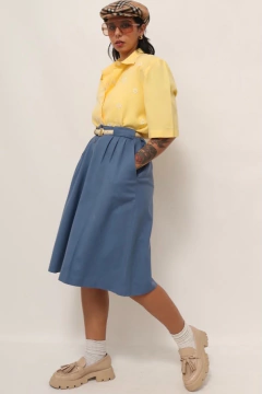 camisa amarela vintage detalhes off - Capichó Brechó