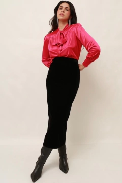 Saia veludo cintura alta vintage midi preta - comprar online