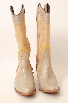 Bota couro off white bordada sem uso 34 - loja online