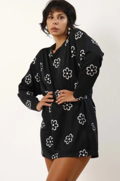 Blusa vestido flores em branco - Capichó Brechó