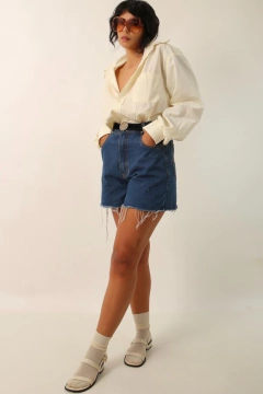 Shorts jeans curto cintura mega alta