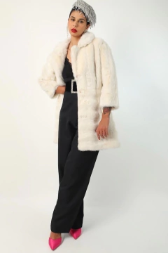 Casaco pelo branco forrado vintage