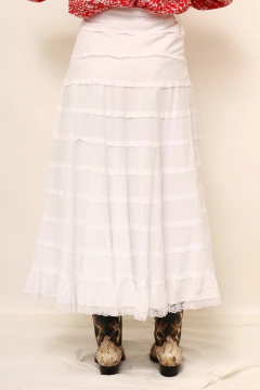 Saia semi longa branca renda