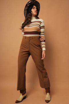 Calça flare caramelo 70’s hollywood na internet