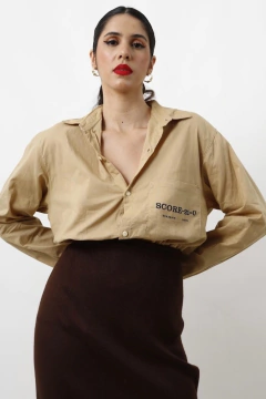 Camisa bege bolso estampa expedição - comprar online