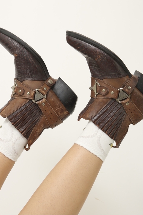 Bota 100% couro cano curto western 39
