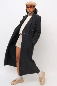trenc coat preto aveludado vintage - Capichó Brechó