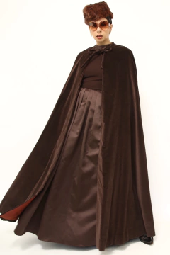 Capa marrom veludo forro vermelho - comprar online