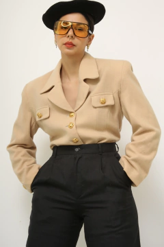 Blazer cropped bege forrado lã - Capichó Brechó