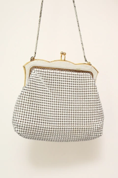 Bolsa malha metal branca com dourado