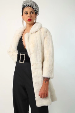 Casaco pelo branco forrado vintage na internet
