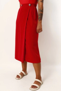 saia vermelha - Capichó Brechó