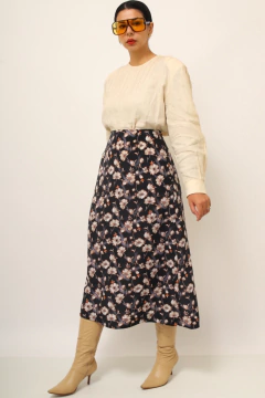 Saia floral cintura alta midi preta - Capichó Brechó