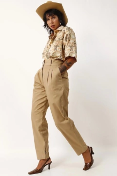 camisa estampada bege vintage levinha - Capichó Brechó
