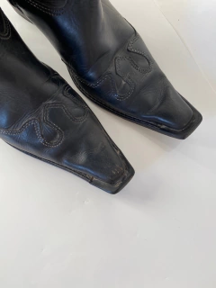 Bota couro western preta vintage 34 - Capichó Brechó