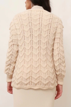 Imagem do Cardigan tricot bege puxador perola
