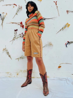 bermudão bege listra lateral 90’s logo - comprar online