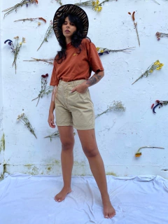 shorts cintura alta Hamuche bege safari - Capichó Brechó