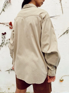 camisa bege safari manga bufante na internet