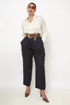Calça azul marinho estilo linho cintura alta na internet