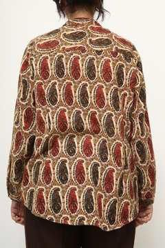 Camisa estampada gola padre vermelha - Capichó Brechó