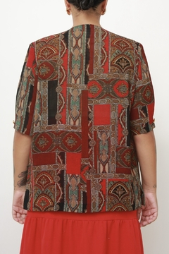 Camisa vermelha ombreira estampada - Capichó Brechó