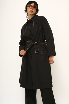 Trench Coat preto det em marrom - comprar online