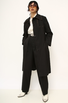 Trench Coat preto det em marrom - loja online