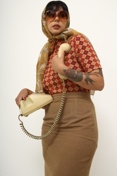 Blusa xadrez vintage vermelho bege golinha tricot - loja online
