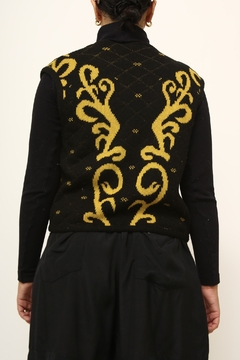 Colete tricot preto com amarelo - comprar online