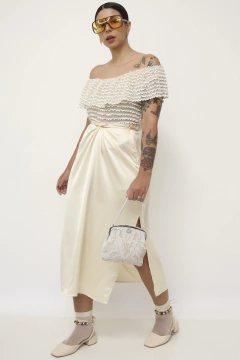 Bata fru fru vintage creme na internet