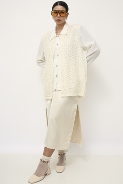 Blazer creme recorte renda frente - Capichó Brechó