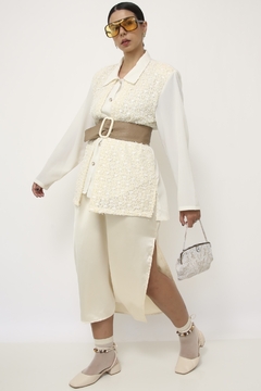 Blazer creme recorte renda frente - loja online