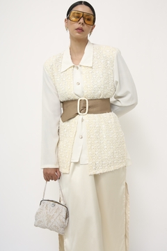 Blazer creme recorte renda frente na internet
