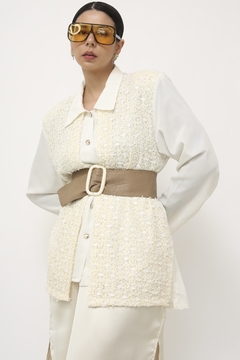 Imagem do Blazer creme recorte renda frente