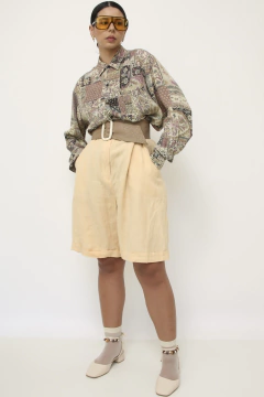 Camisa estampada bege flores rosa antigo - comprar online