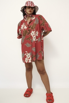 Camisa vermelha flores longa