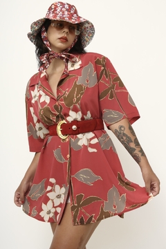 Camisa vermelha flores longa - comprar online