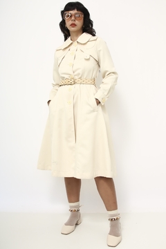 Trench coat off white acinturado vintage