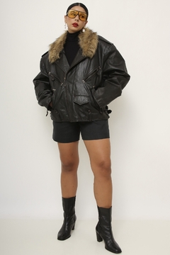 Jaqueta couro preta pelo gola vintage - comprar online